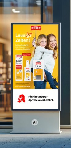 POS Material Plakat mit Mutter und Kind Huckepack und dem mosquito Läuse Shampoo